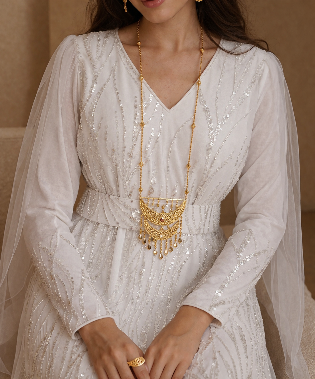 White Crystal Bridal Jalabiya – Luxury Emirati Wedding Dress – Abu Dhabi UAE